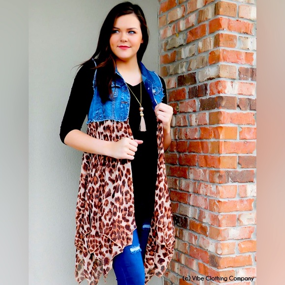 Vibe Clothing Co. Other - 🛍️ Denim Leopard Vest/Kimono🛍️